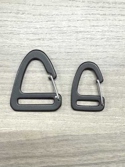 HH163 Arutika Colchete com Presilha Triangular
