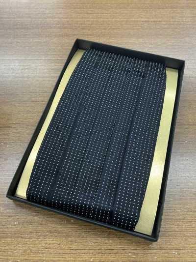 CM-620 Faixa de smoking de seda, poá preto com glitter