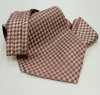 MS-5007 Conjunto De Gravata E Lenço Ascot Amarrado à Mão Em Xadrez Rosa