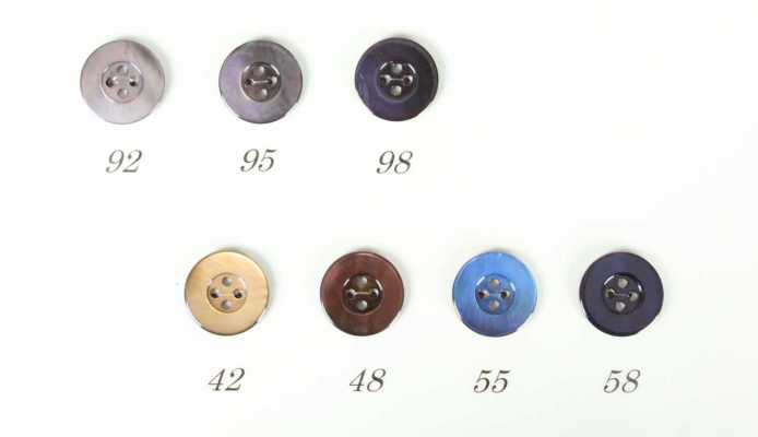 0416 Botões de concha natural fabricados no Japão para ternos e jaquetas