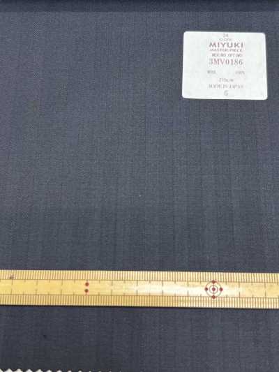 3MV0186 MIYUKI Coleção Standard ETERNALS (Eternals) MERINO OPTIMO Lã 100% Espinha de peixe azul-marinho