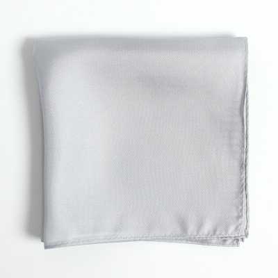 CF-1203-OUT [Outlet] Fabricado no Japão Lenço de bolso de seda 16 momme com trama sarja, cinza claro