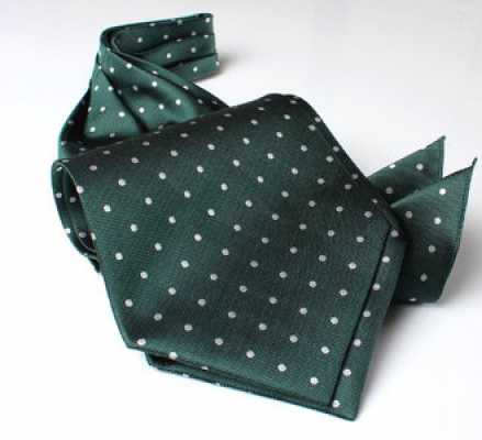 AS-601 Gravata ascot de seda fabricada no Japão, com bolinhas verdes