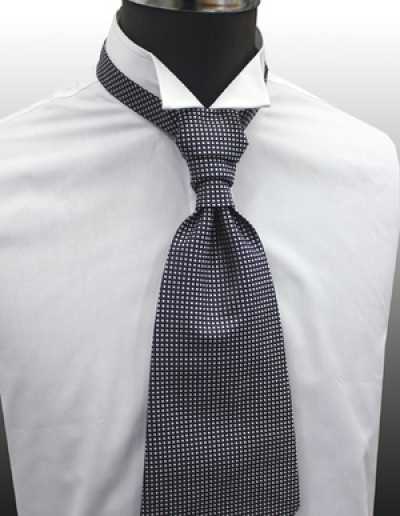 YT-153 Gravata ascot de seda fabricada no Japão (gravata euro), padronagem xadrez, azul-marinho